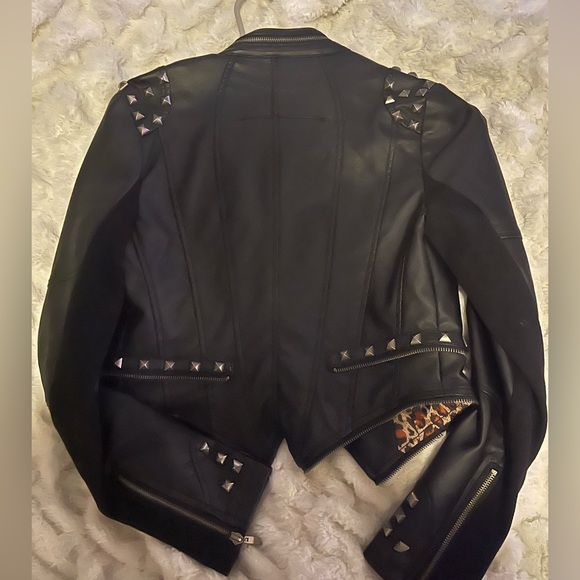 Small cropped studded leather jacket - Picture 2 of 3